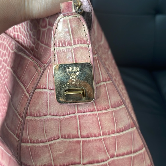 MCM Rare Powder Pink Croc-Embossed Leather Dome Satchel with crossbody strap - Picture 14 of 16